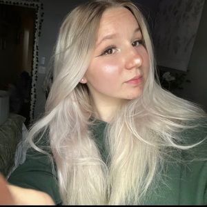 Meet your Posher, Samia